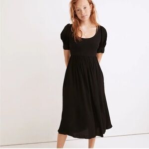 (NWT) Madewell Puff-Sleeve Scoop Midi Dress Black
Womens 4